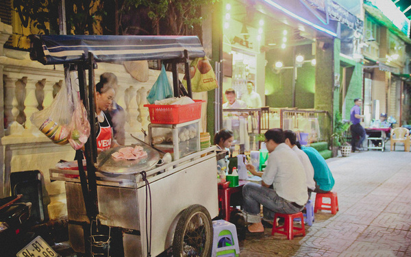 Hủ tiếu gõ Sài Gòn: từ món ăn dành cho người nghèo đến một nét văn hoá đặc  trưng của thành phố hoa lệ
