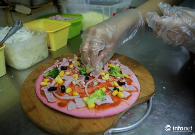 Độc đáo với món pizza làm từ thanh long ruột đỏ hút khách tại Hà Nội - 4