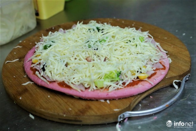 Độc đáo với món pizza làm từ thanh long ruột đỏ hút khách tại Hà Nội - 7