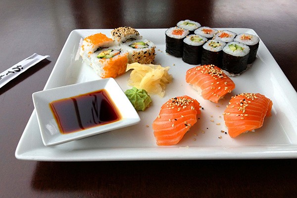 Sushi diem hap dan trong am thuc Nhat Ban