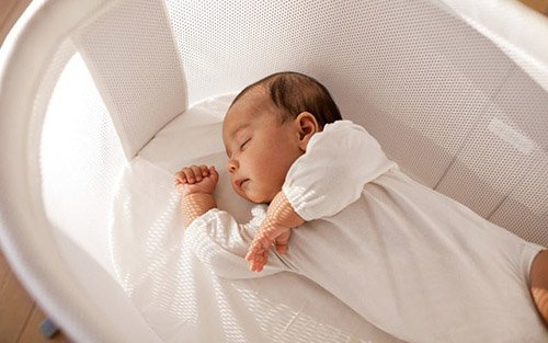 Trẻ sơ sinh ngủ nhiều bú ít có nguy hiểm không?