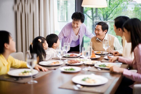 5 Lợi ích Tuyệt Vời Cho Trẻ Từ Bữa Cơm Gia đình