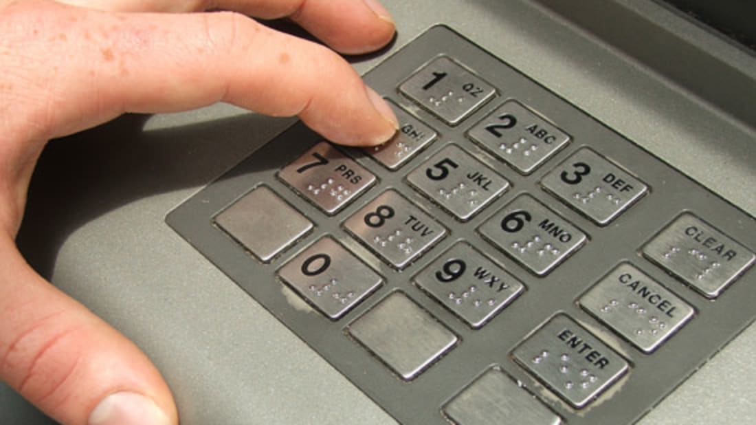 Tại sao cây ATM lại sử dụng bàn phím kim loại