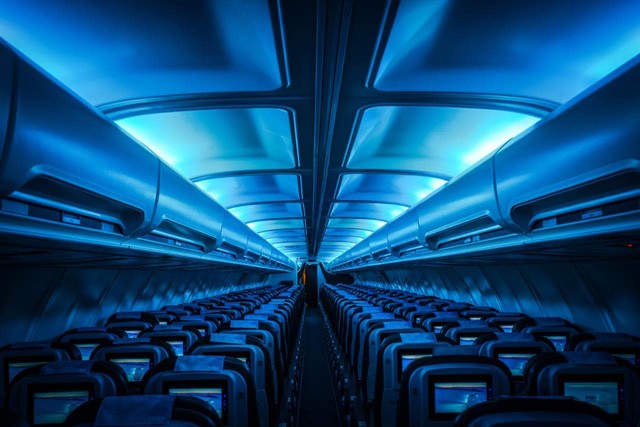 Tại sao nội thất bên trong máy bay hầu hết đều thiết kế màu xanh?