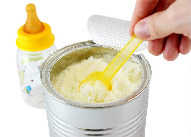 Sữa giả, sữa kém chất lượng làm nguy hại đến sức khỏe trẻ em.