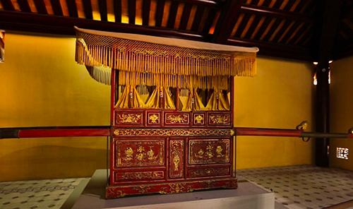 Những báu vật vàng son của triều Nguyễn