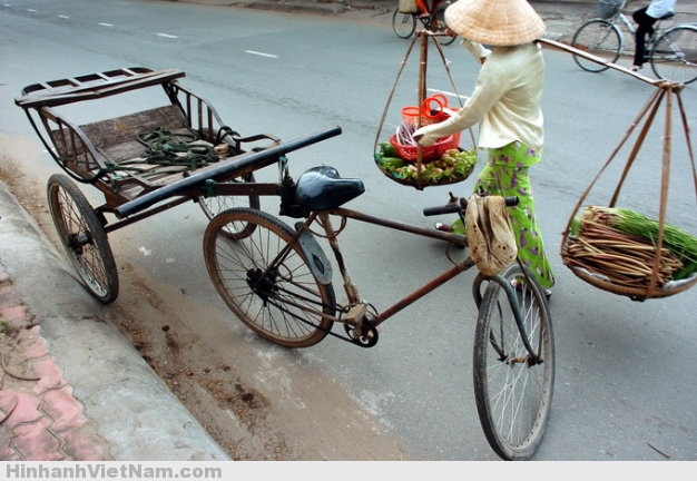 Xe đạp lôi - đồng hành với người nghèo - Ảnh: Nguyễn Công Thành