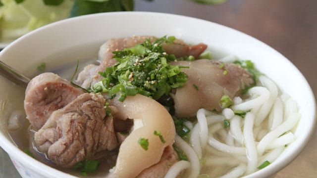 Bánh canh Bà Rịa là một trong các món ngon ở Vũng Tàu nhất định phải thử qua - Vietflavour