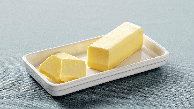 Cream (kem) là nguyên liệu chính trong quá trình sản xuất bơ. 