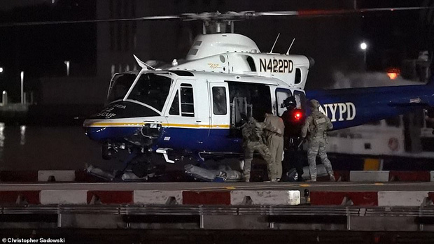 Hành trình trùm vượt ngục Mexico đến nhà tù an ninh nhất nước Mỹ: Hai lần trực thăng, hàng chục xe hộ tống - Ảnh 1.