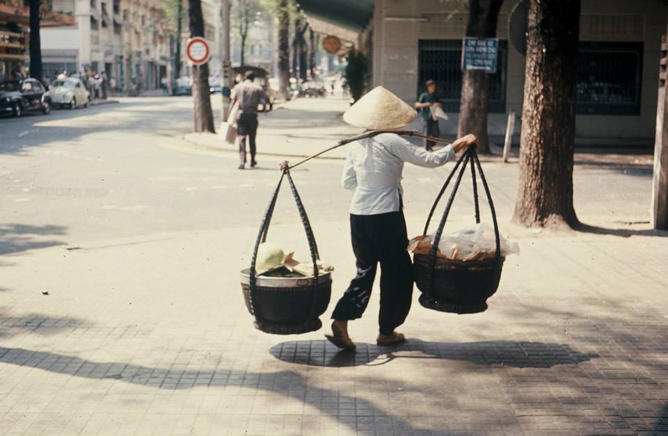 Cuộc sống ở lề đường Sài Gòn ngày xưa