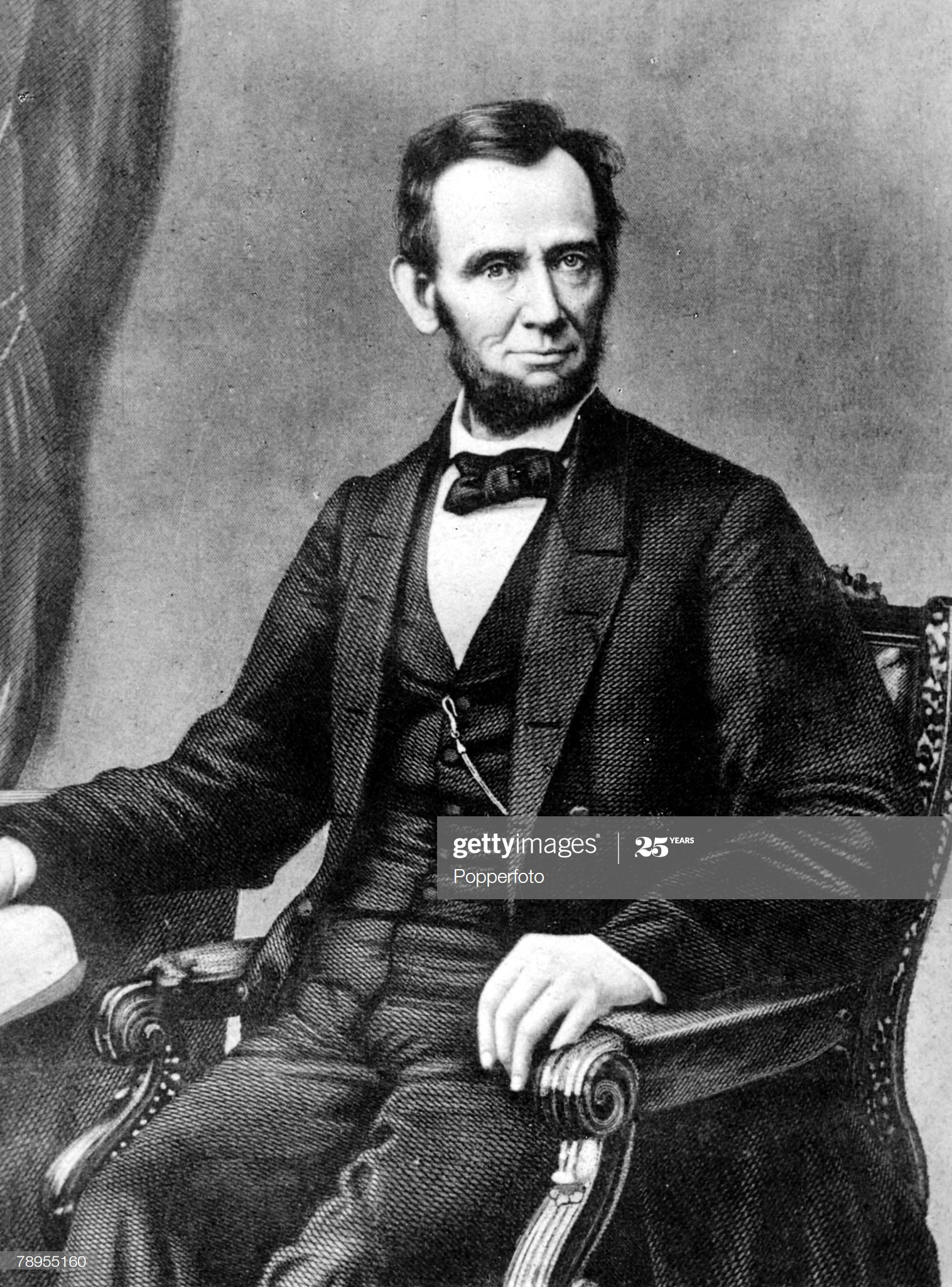 Formal portrait of Abraham Lincoln 1809 - 1865, 16th President of the United States of America, famous for saving the Union in the American Civil and the emancipation of slaves. He was assassinated by John Wilkes Booth in 1865. : News Photo