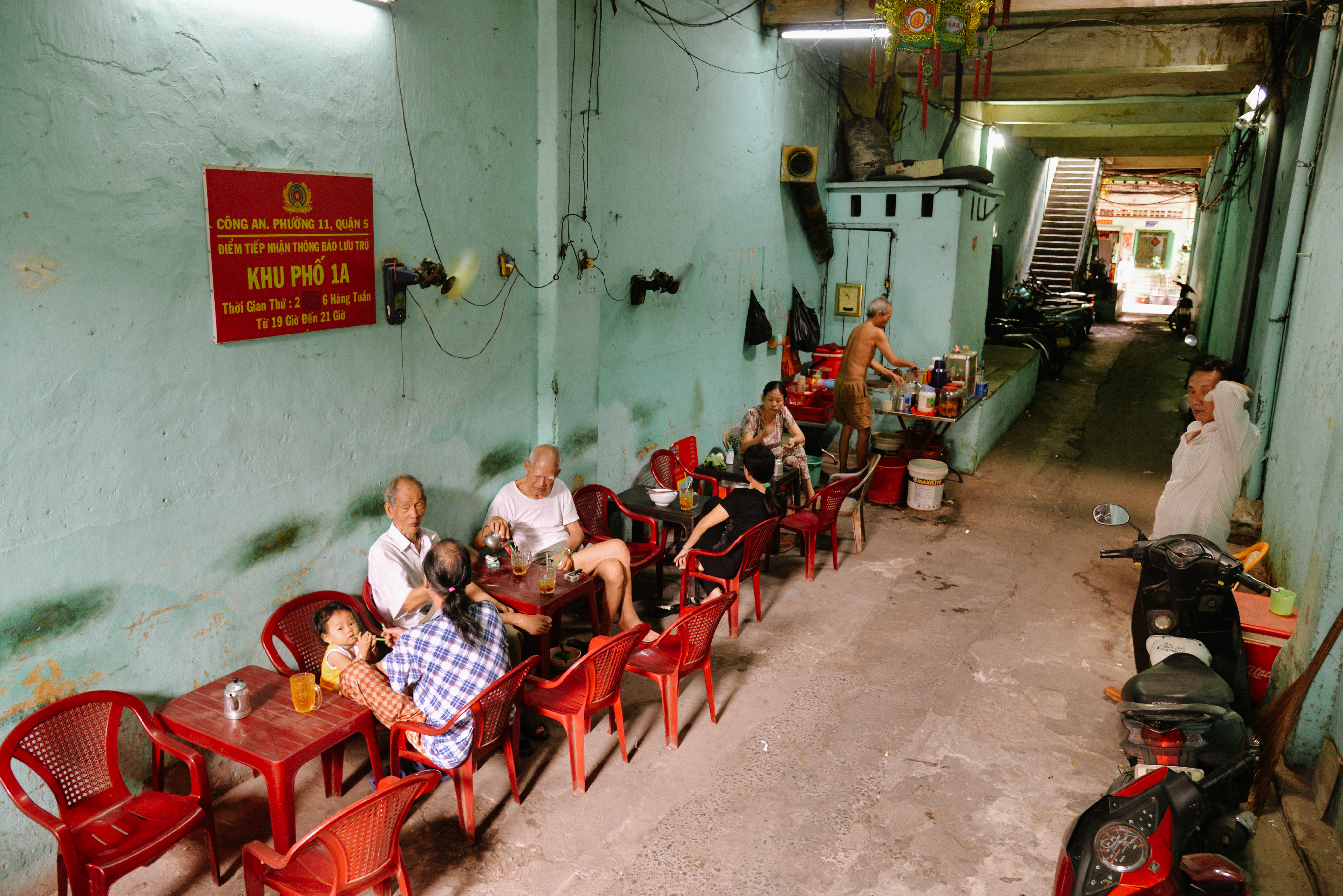Chuyện về con hẻm 100 năm tuổi đậm chất Hong Kong giữa lòng Sài Gòn mang tên Hào Sỹ Phường - Ảnh 6.