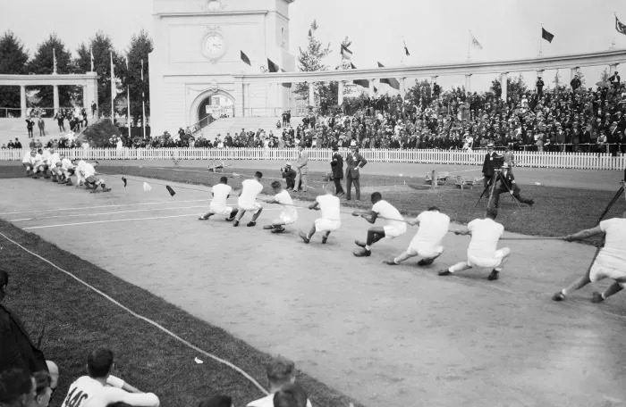 Olympics hồi thế kỷ 20 khác ngày nay nhiều lắm...