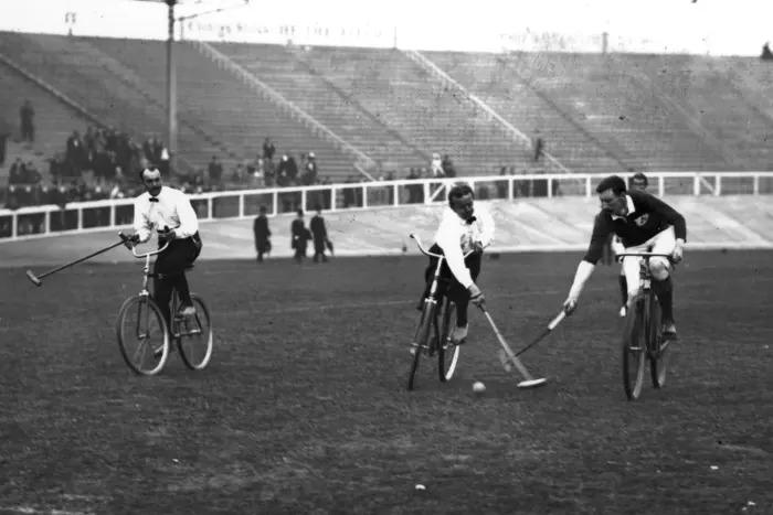 Olympics hồi thế kỷ 20 khác ngày nay nhiều lắm...