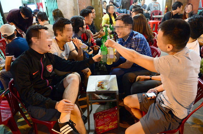77% đàn ông Việt Nam uống rượu bia, đứng đầu thế giới