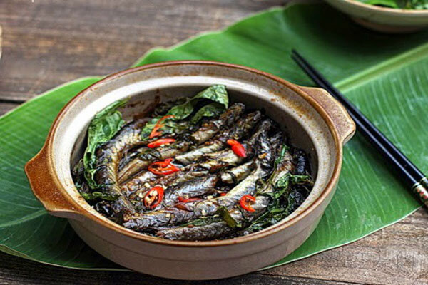2 cách làm cá kèo kho : kho rau răm và kho tộ ngon