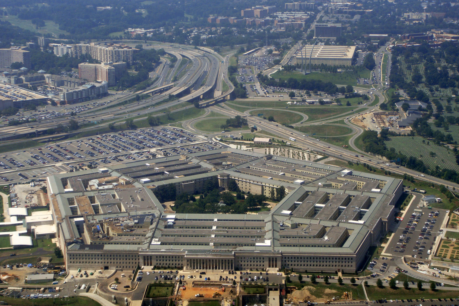 File:The Pentagon DCA 08 2010 9854.jpg - Wikimedia Commons