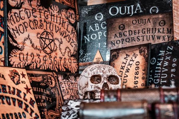 Bí ẩn xoay quanh trò chơi Ouija và vụ án mạng cầu cơ - Ảnh 5.