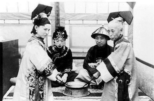 Ảnh hiếm về cách tổ chức hôn lễ của một gia đình quý tộc Trung Quốc thời nhà Thanh - Ảnh 7.
