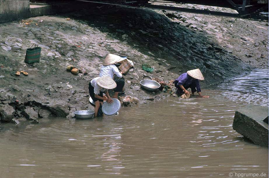 Sài Gòn: Xả nước sông