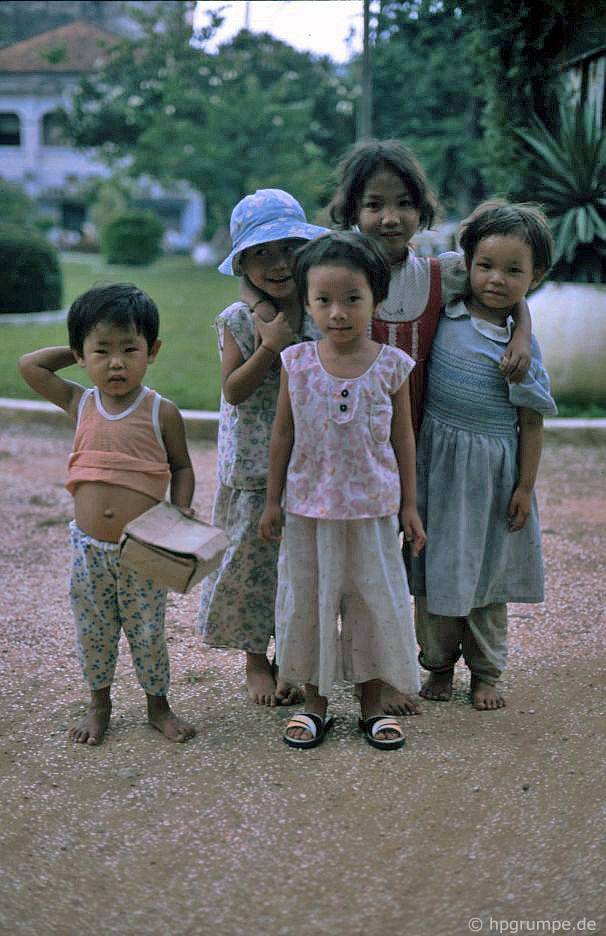 Sài Gòn: cầu xin trẻ em