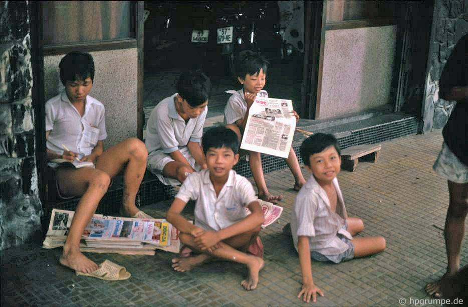 Sài Gòn: Trẻ em báo chí