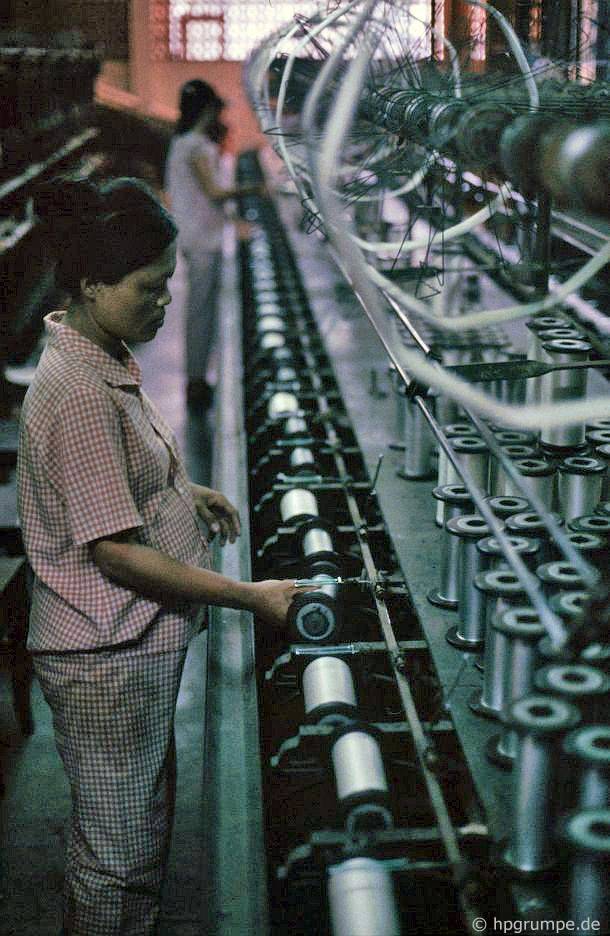 Đà Nẵng: Nhà máy sản xuất thảm - Máy cuộn sợi