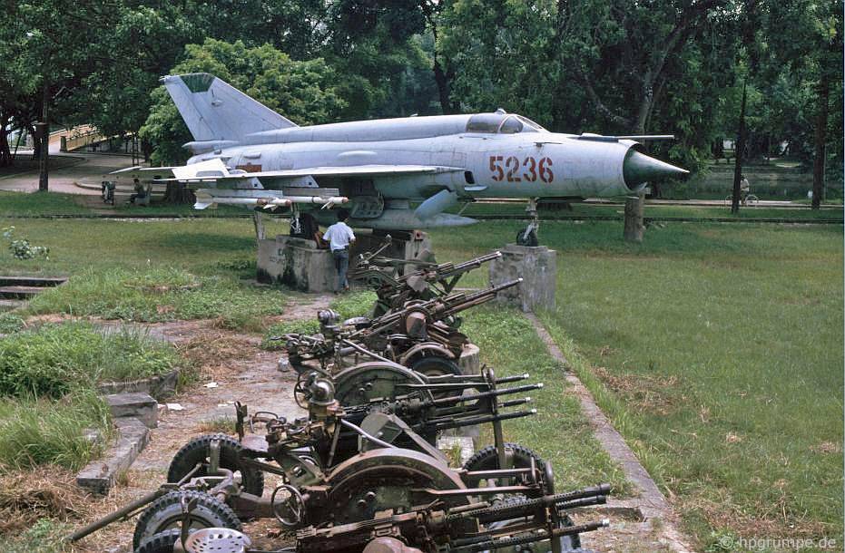 Hà Nội: máy bay và vũ khí từ thời chiến tranh Việt Nam tại công viên Lê Nin