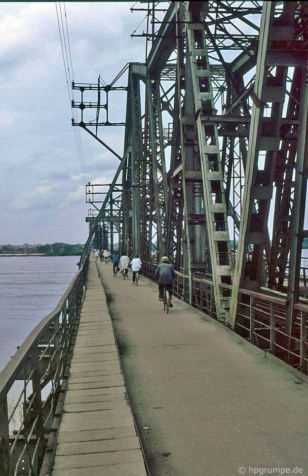 cầu Long Biên Hà Nội qua sông Hồng