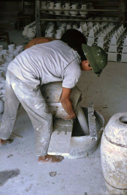 Bát Tràng: đồ sứ