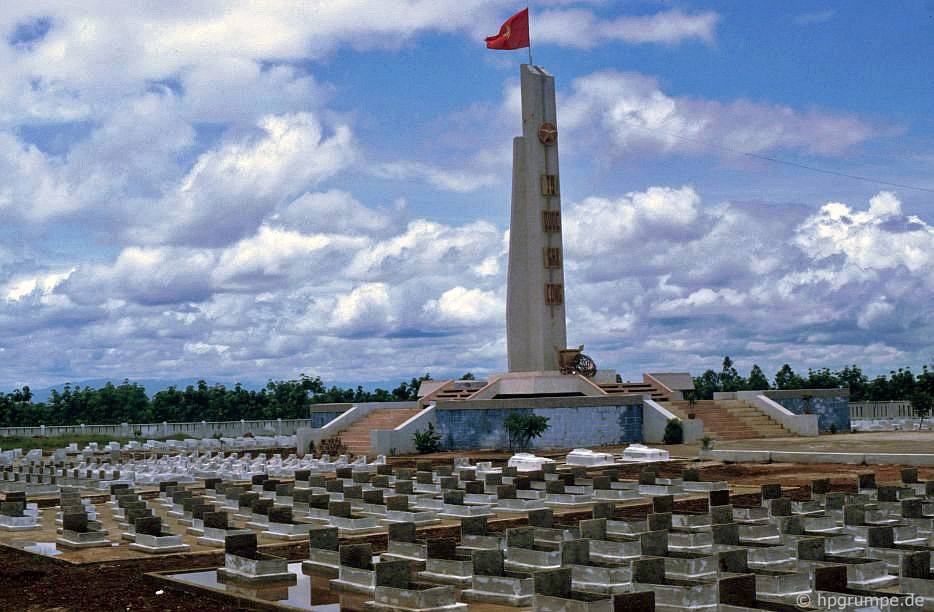 Nghĩa trang quân đội tại Đốc Miếu