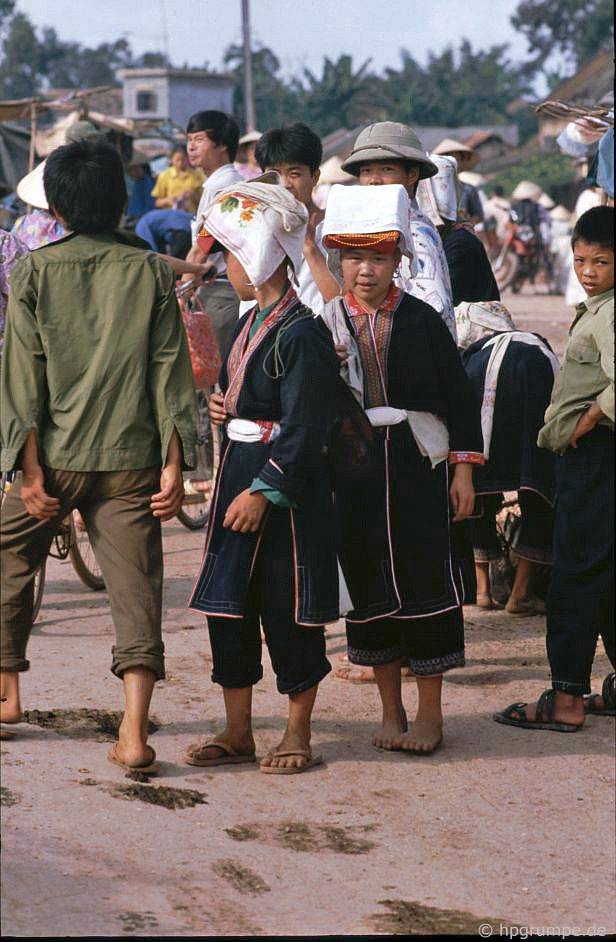 Chợ phía nam Lạng Sơn: Người Thái Trắng (?)