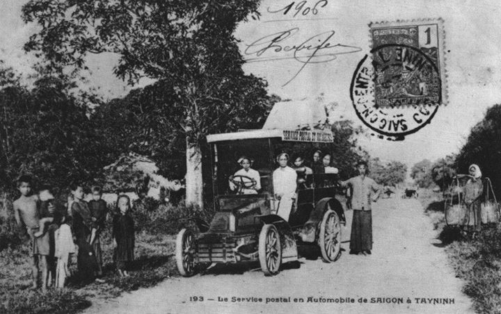 Hình ảnh về nghề phát thư thời Pháp thuộc