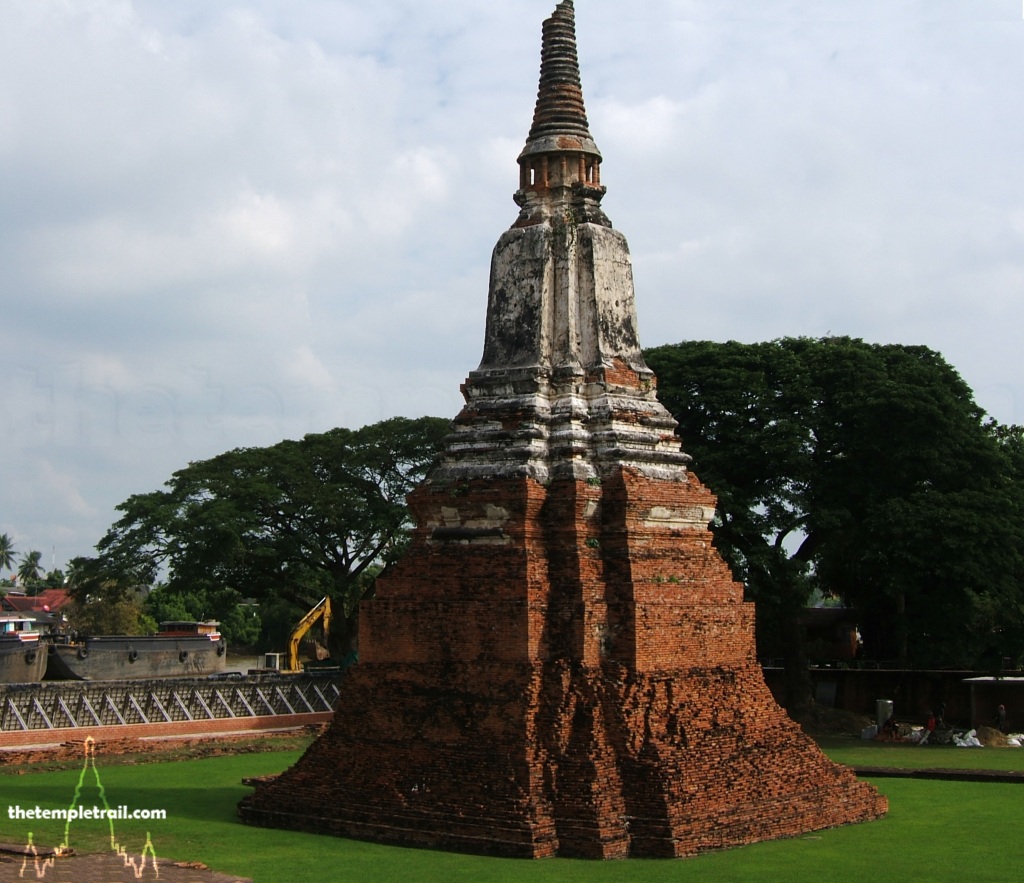 Wat Chai Watthanaram.