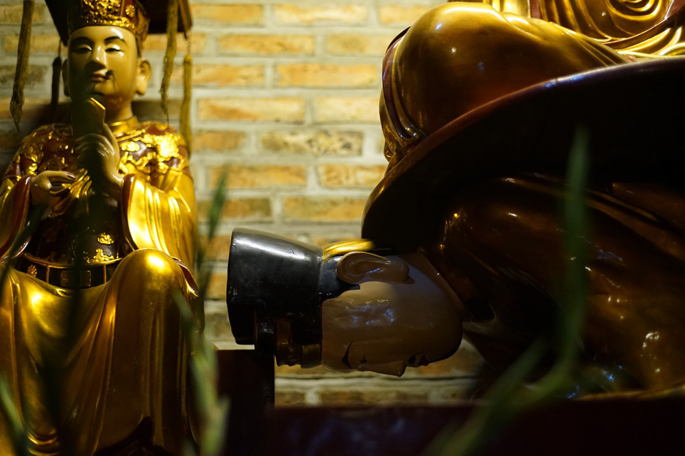 Độc đáo bức tượng ‘Phật cưỡi vua’ hơn 400 tuổi ở Hà Nội