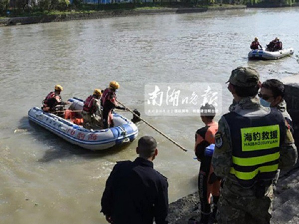 Hoa văn trên móng tay hé lộ chân dung kẻ sát nhân