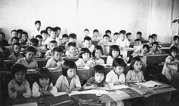 Việc dạy trung học ở Việt Nam trước 75 và Canada trước 79