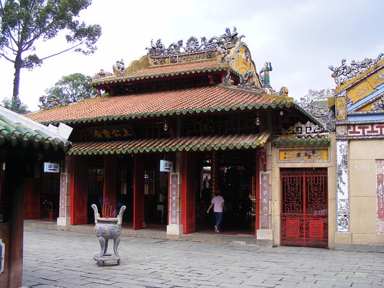 Mặt tiền Đền thờ Tà quân Lê Văn Duyệt trong Lăng Ông Bà Chiểu - Ảnh của Lăng Tả quân Lê Văn Duyệt, Thành phố Hồ Chí Minh - Tripadvisor
