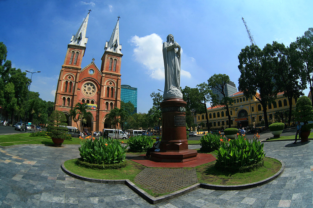 Chùm ảnh: Vẻ đẹp của nhà thờ cổ nổi tiếng nhất Sài Gòn