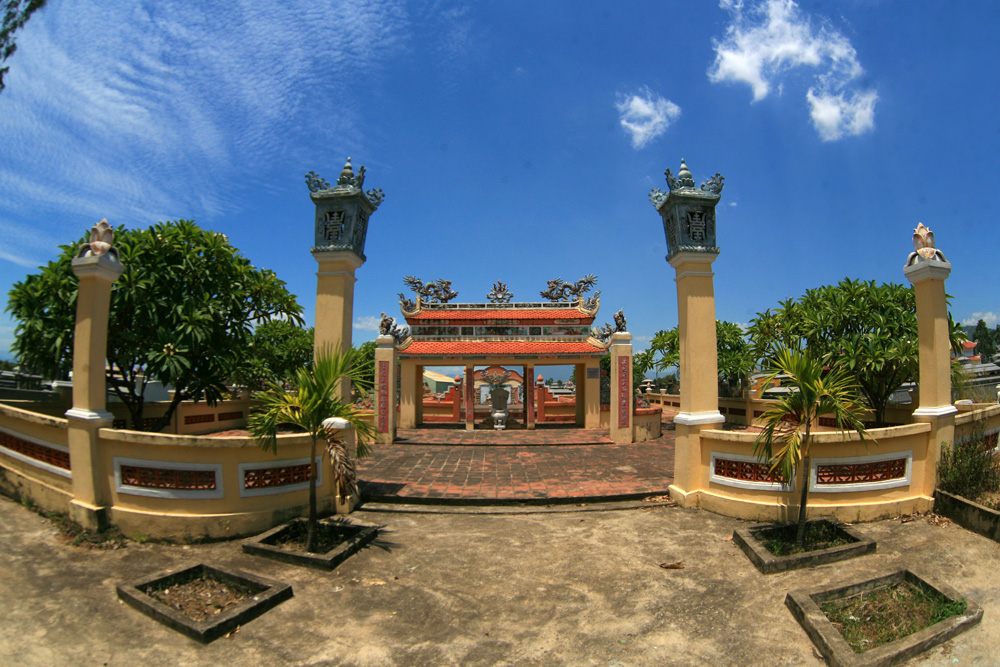 Lăng mộ danh tướng Ông Ích Khiêm ở Đà Nẵng