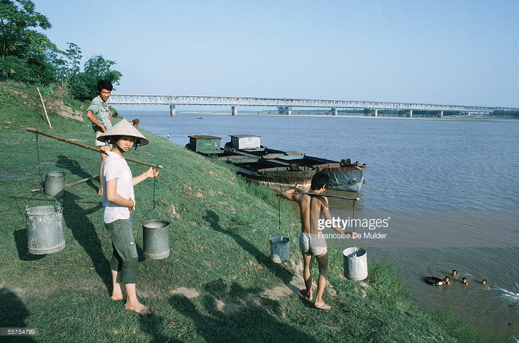 Việt Nam năm 1985 qua ảnh của Francoise De Mulder