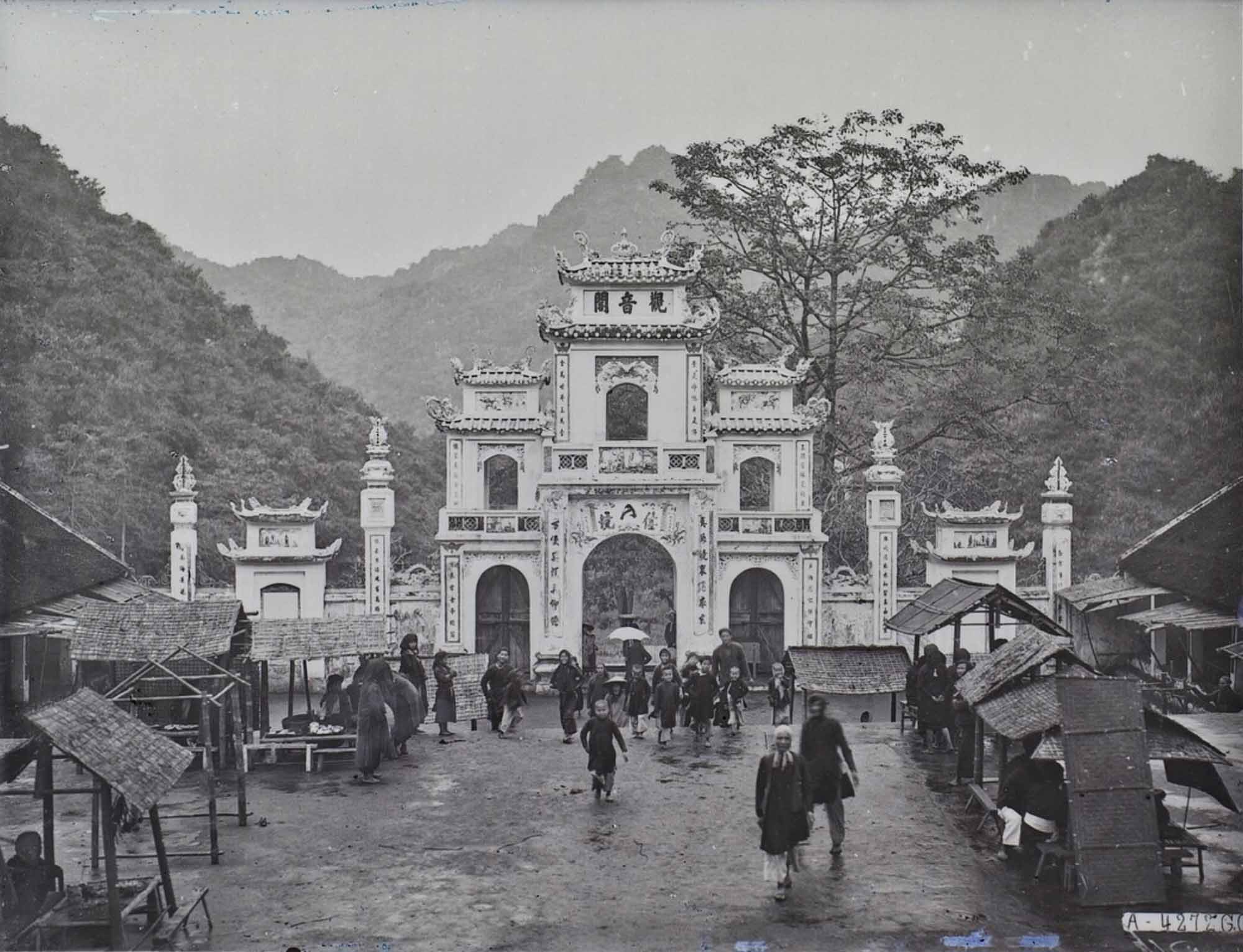 Những hình ảnh khó quên về lễ hội chùa Hương năm 1927