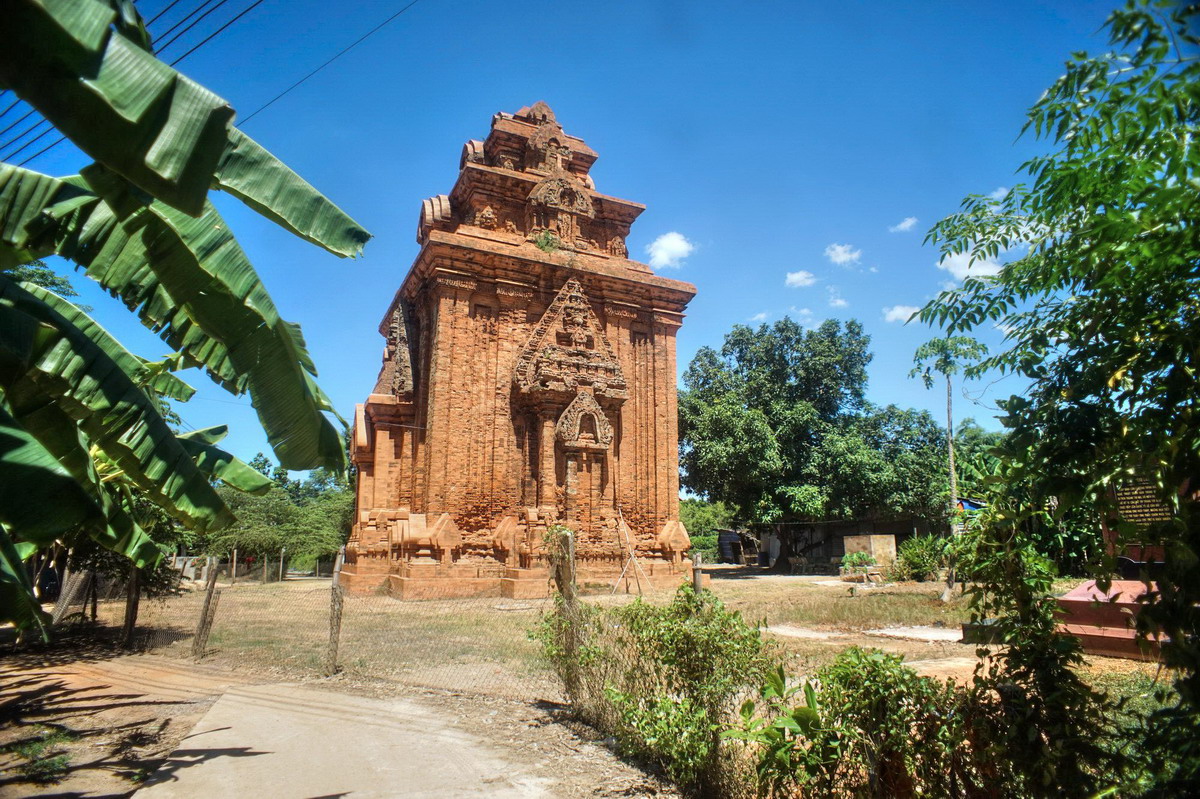 Tháp Bình Lâm – tòa tháp Chăm có vị trí đặc biệt ở Bình Định