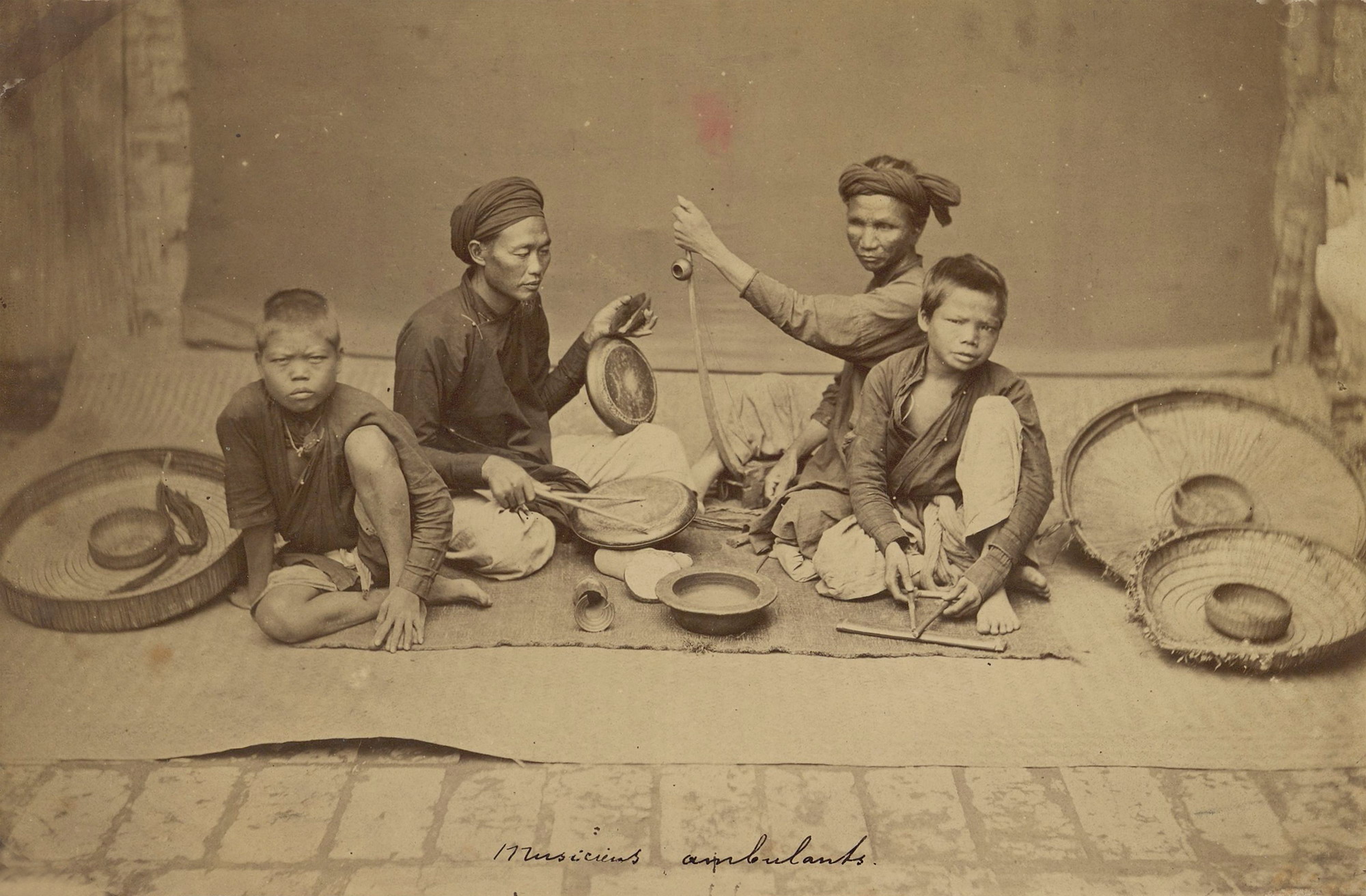 Đời sống ở Hà Nội cuối thế kỷ 19 qua ảnh của Pierre Dieulefils