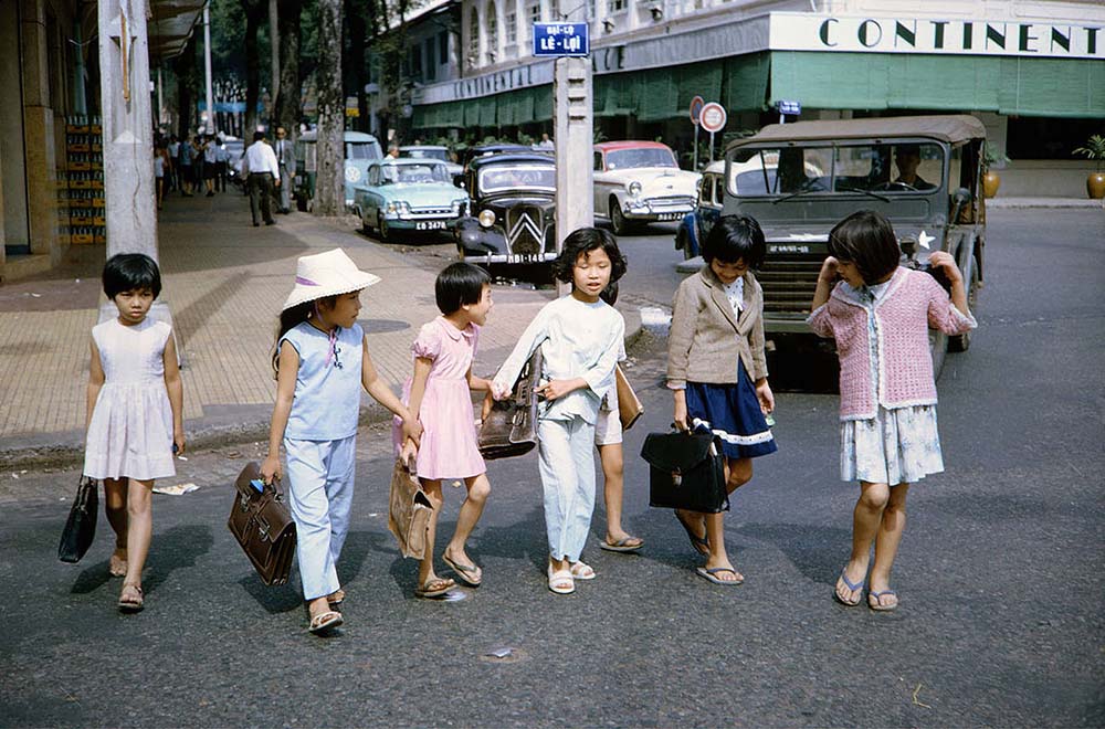 Ký ức Sài Gòn tuổi thơ và kỷ niệm đồng tiền xé đôi thối lại