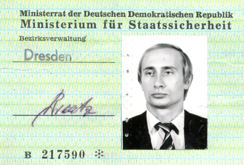 Ngày làm việc cuối của tình báo V. Putin ở Đông Đức năm 1989