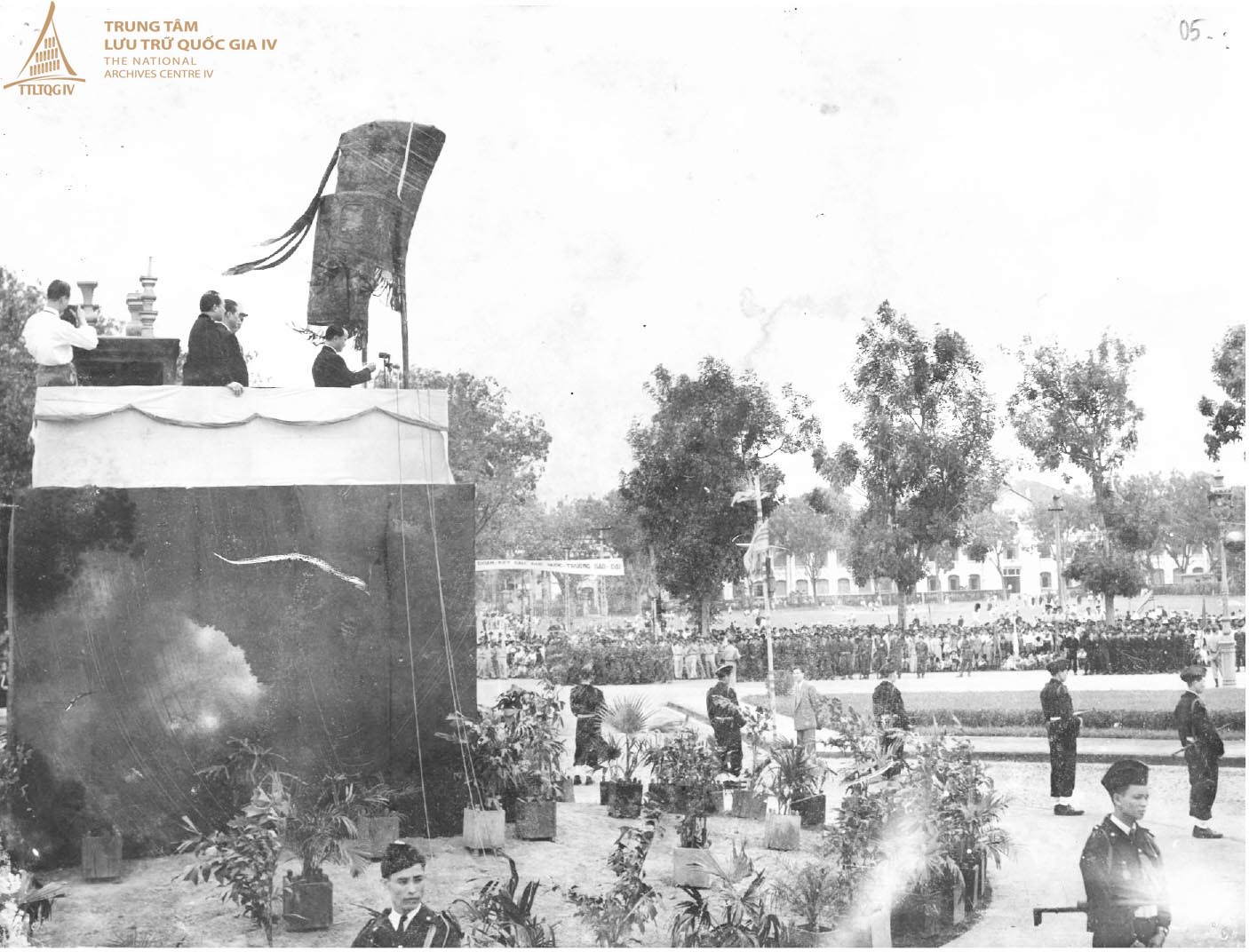 Lễ trao trả ấn kiếm triều Nguyễn 1952