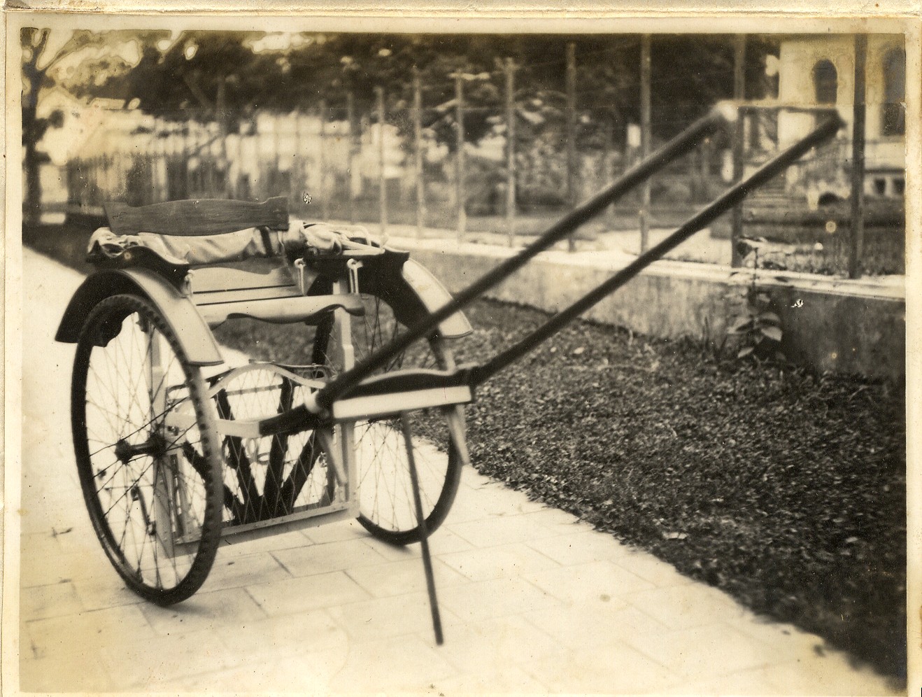Xe kéo tay ở Hà Nội (1884-1950)