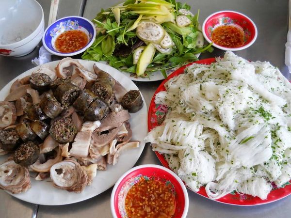 Ăn bánh hỏi lòng heo nhất định phải ghé Phú Long - Địa danh Bình Thuận